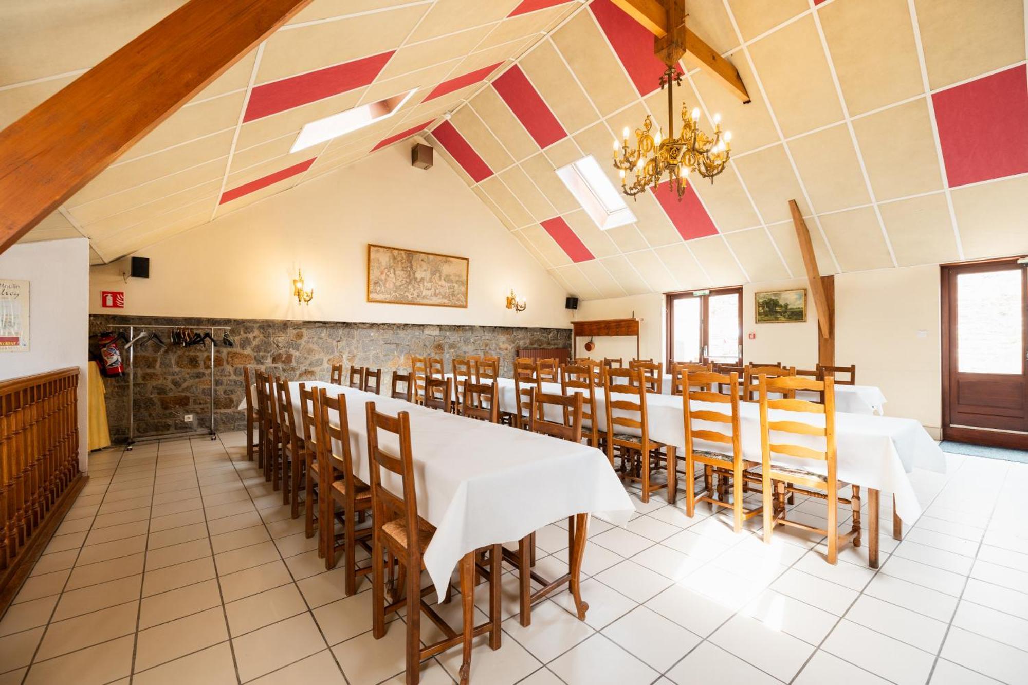 Hotel De L'Agriculture - 2 Etoiles Saint-Hilaire-du-Harcouët Esterno foto